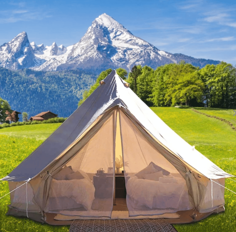 week-end entre amis à la mo,tagne dans une tente mongol